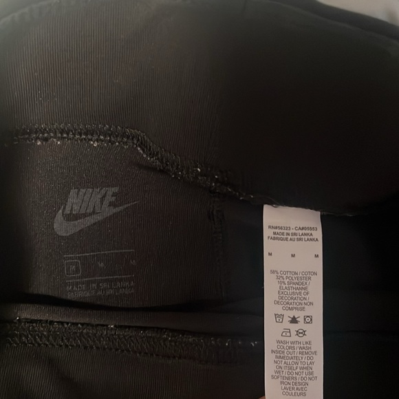 Women’s Nike logo Leggings size M. logo on the leg. - Picture 4 of 4